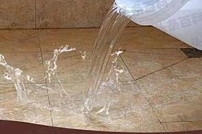 小金漏水维修 免砸砖防水材料该如何施工